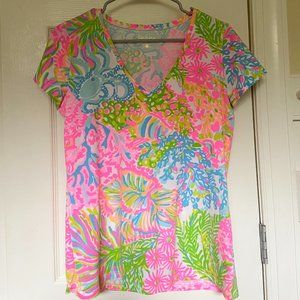Lilly Pulitzer V neck tee